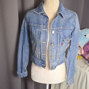Levi’s Women’s Denim Trucker Jacket Small Blue Distressed Vintage Style Cropped‎